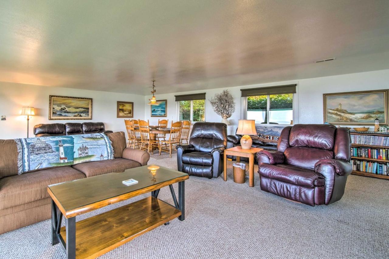 Cliffside Lighthouse Beach Home With Ocean View Coos Bay Exteriör bild
