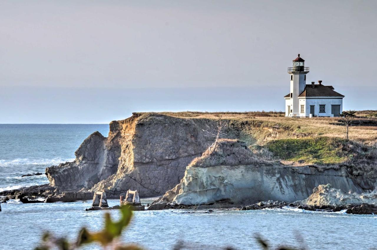 Cliffside Lighthouse Beach Home With Ocean View Coos Bay Exteriör bild