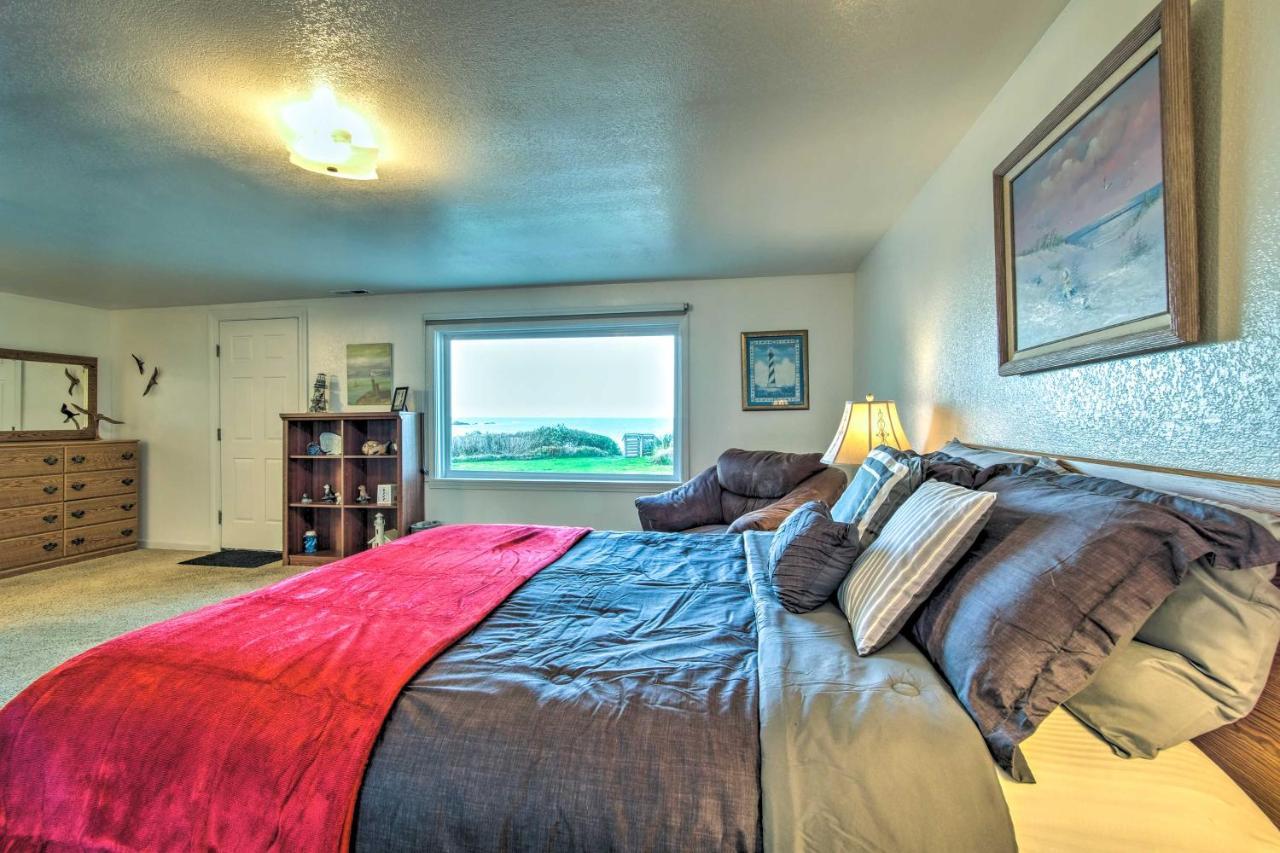 Cliffside Lighthouse Beach Home With Ocean View Coos Bay Exteriör bild
