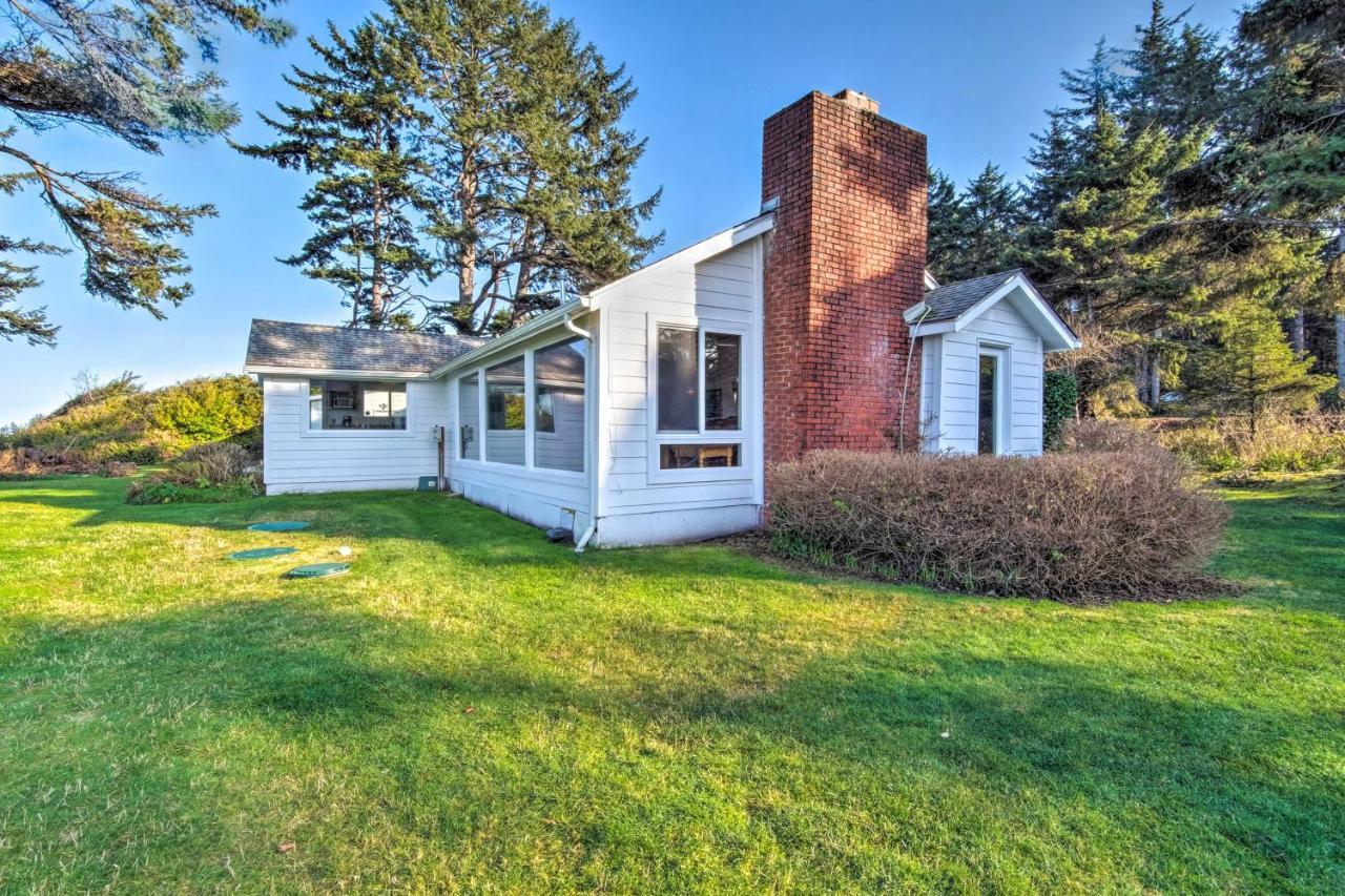 Cliffside Lighthouse Beach Home With Ocean View Coos Bay Exteriör bild